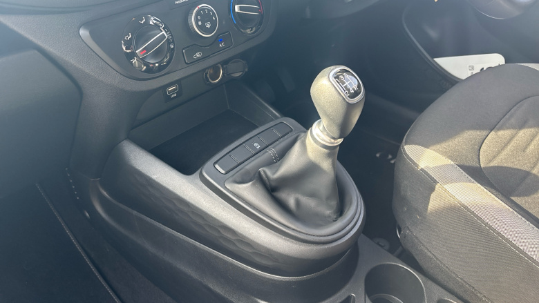 Hyundai i10 1.0 MPi SE Connect 5dr Petrol Hatchback